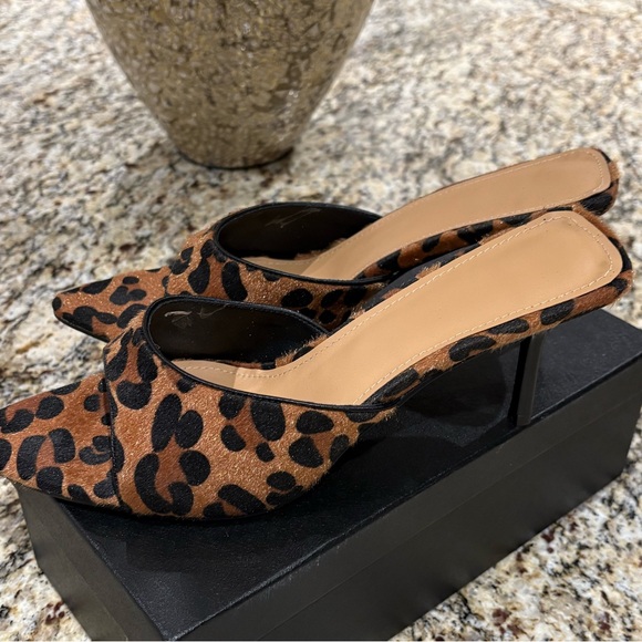 Stylish Leopard Print Heels - Picture 2 of 3